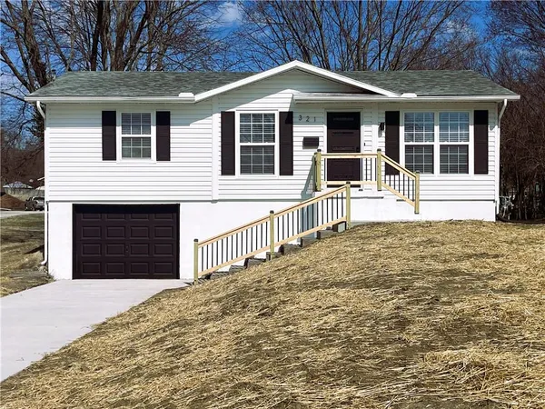 $270,000 | 321 East Mason Street, Odessa, MO 64076