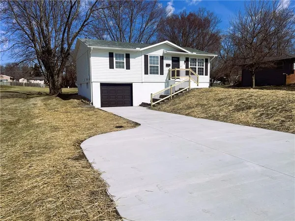 $260,000 | 321 East Mason Street, Odessa, MO 64076