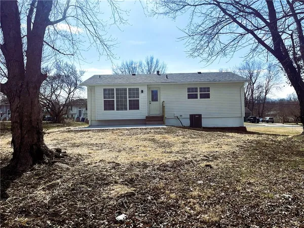 $260,000 | 321 East Mason Street, Odessa, MO 64076