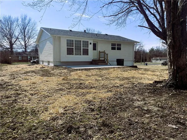 $260,000 | 321 East Mason Street, Odessa, MO 64076