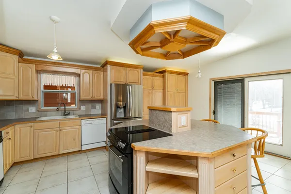 $575,000 | 520 Cemetery Road, Mantorville, MN 55955