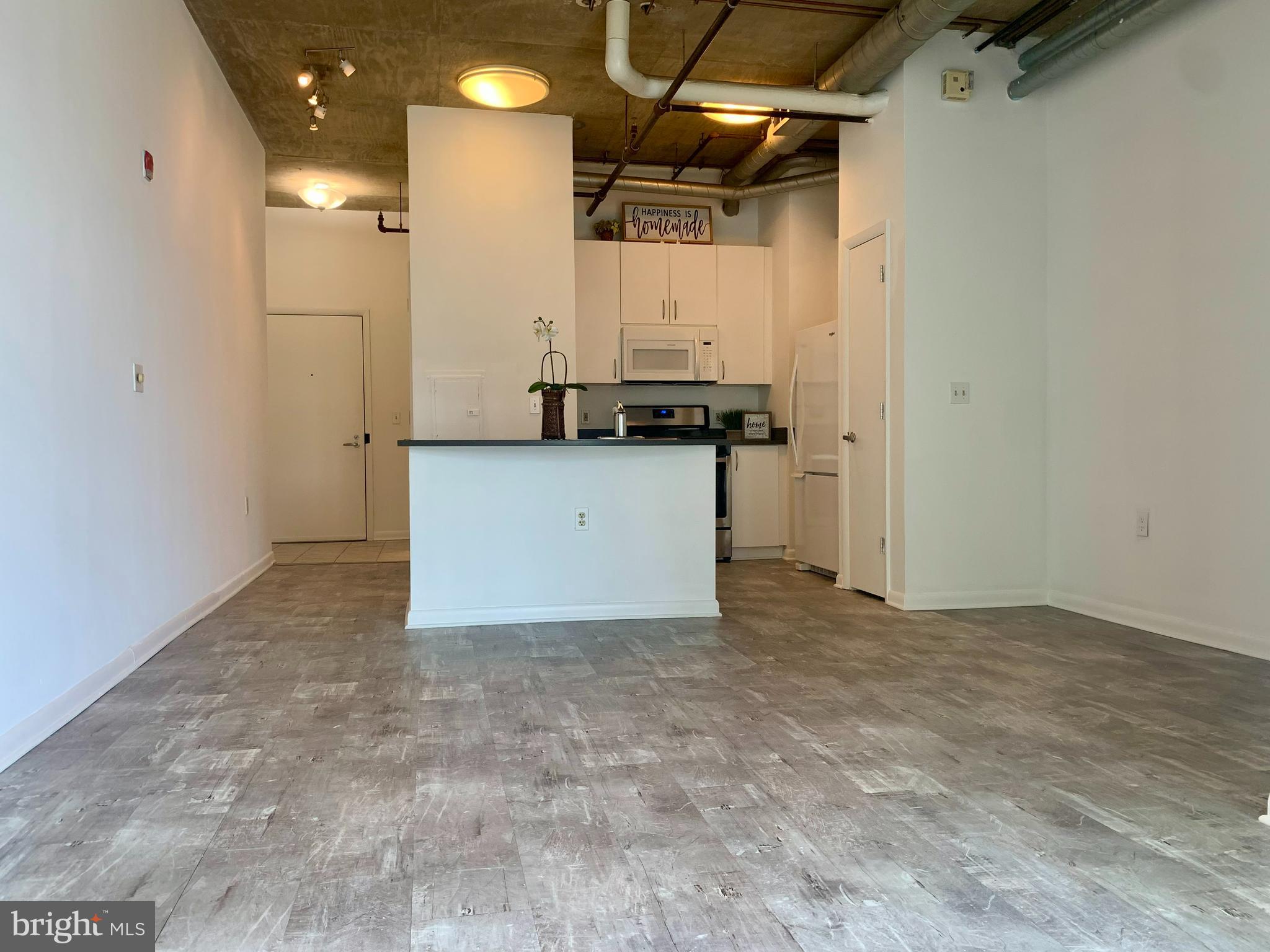 1300 N Street Northwest, Unit 508 Washington, DC 20005 - Photo 6 of 19 High ceilings
