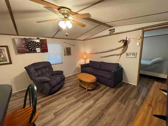 $1,050 | 205 Lewis Circle, Dover, TN 37058