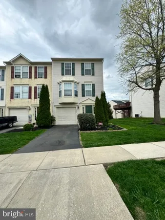 $2,595 | 202 Fox Trail, Unit 105, Parkesburg, PA 19365