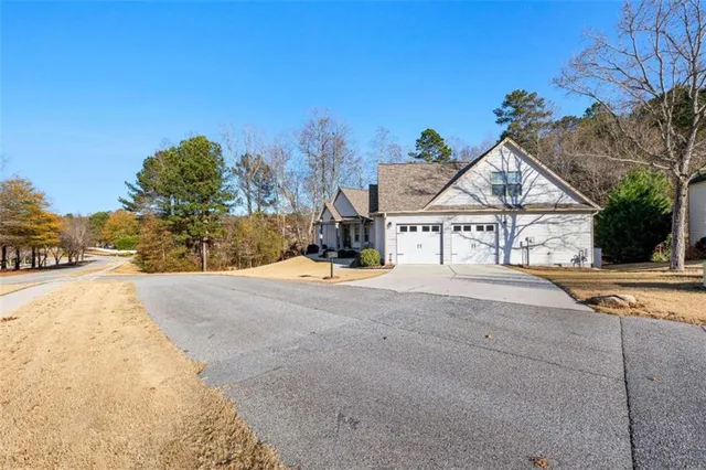 $1,040,000 | 415 Vanderbilt Parkway, Newnan, GA 30265