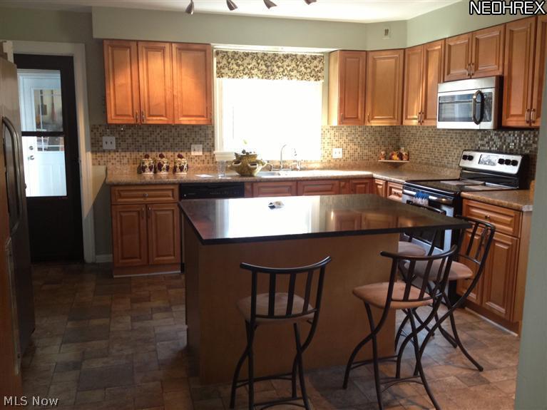 2233 Volney Road Youngstown, OH 44511 - Photo 5 of 13 Gallery Image 5