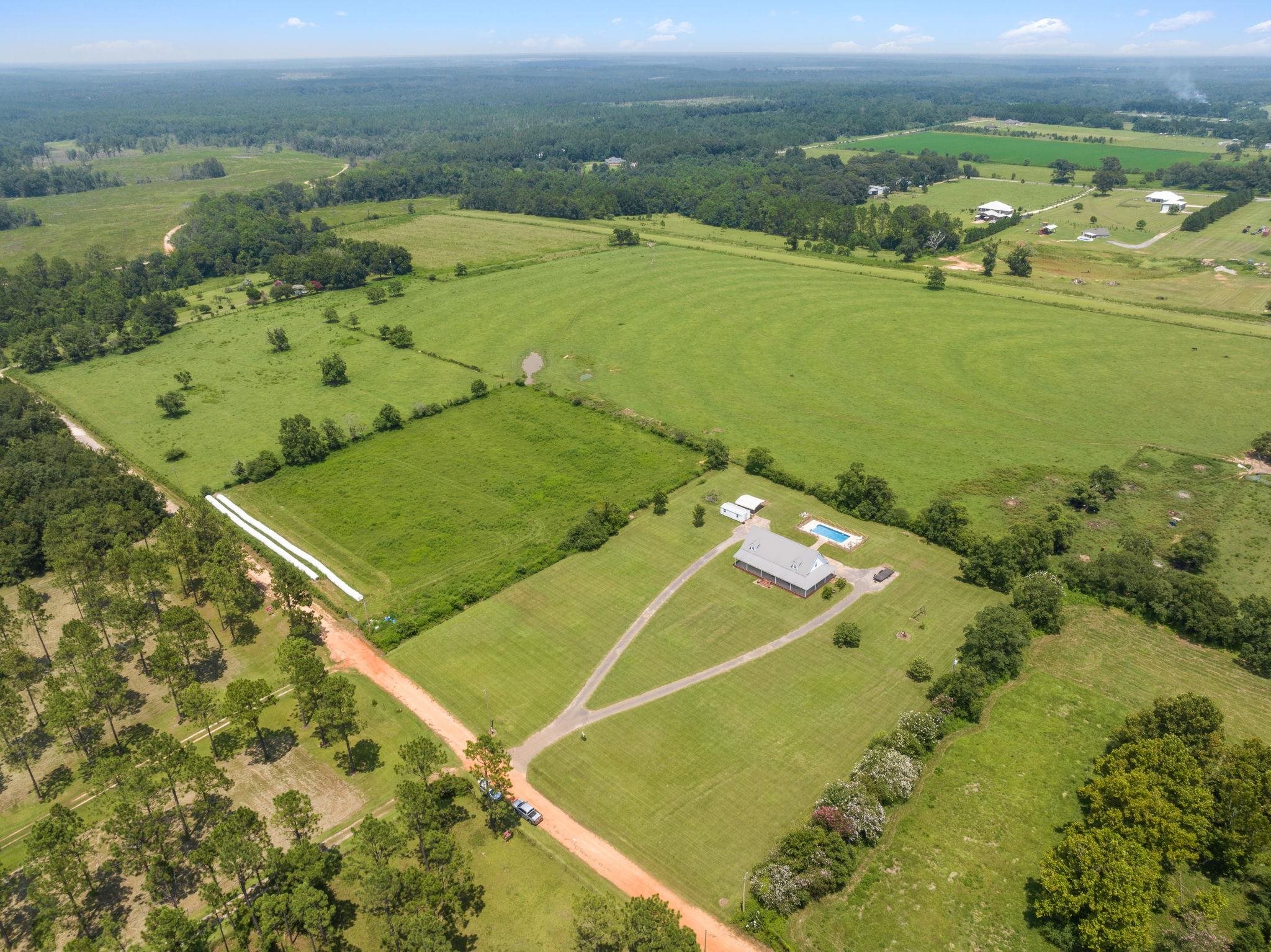 28660 Rose Run Road Robertsdale, AL 36567 - Photo 4 of 47