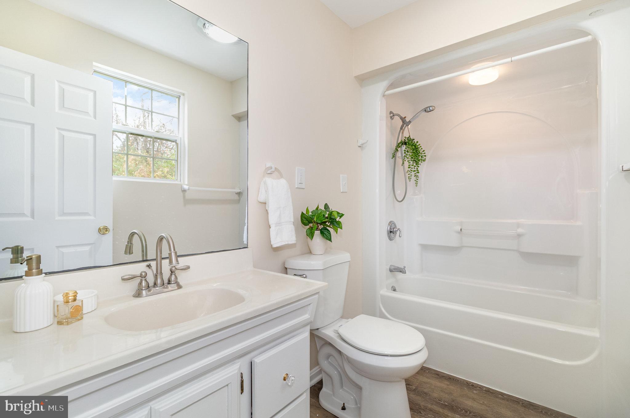 375 Meadow Trail Delta, PA 17314 - Photo 11 of 22 a bathroom with a sink toilet and a bathtub