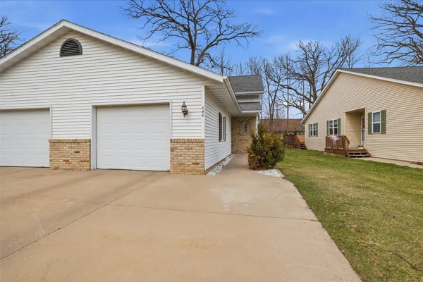 $210,000 | 492 Park Place, Unit 21, Kewaskum, WI 53040