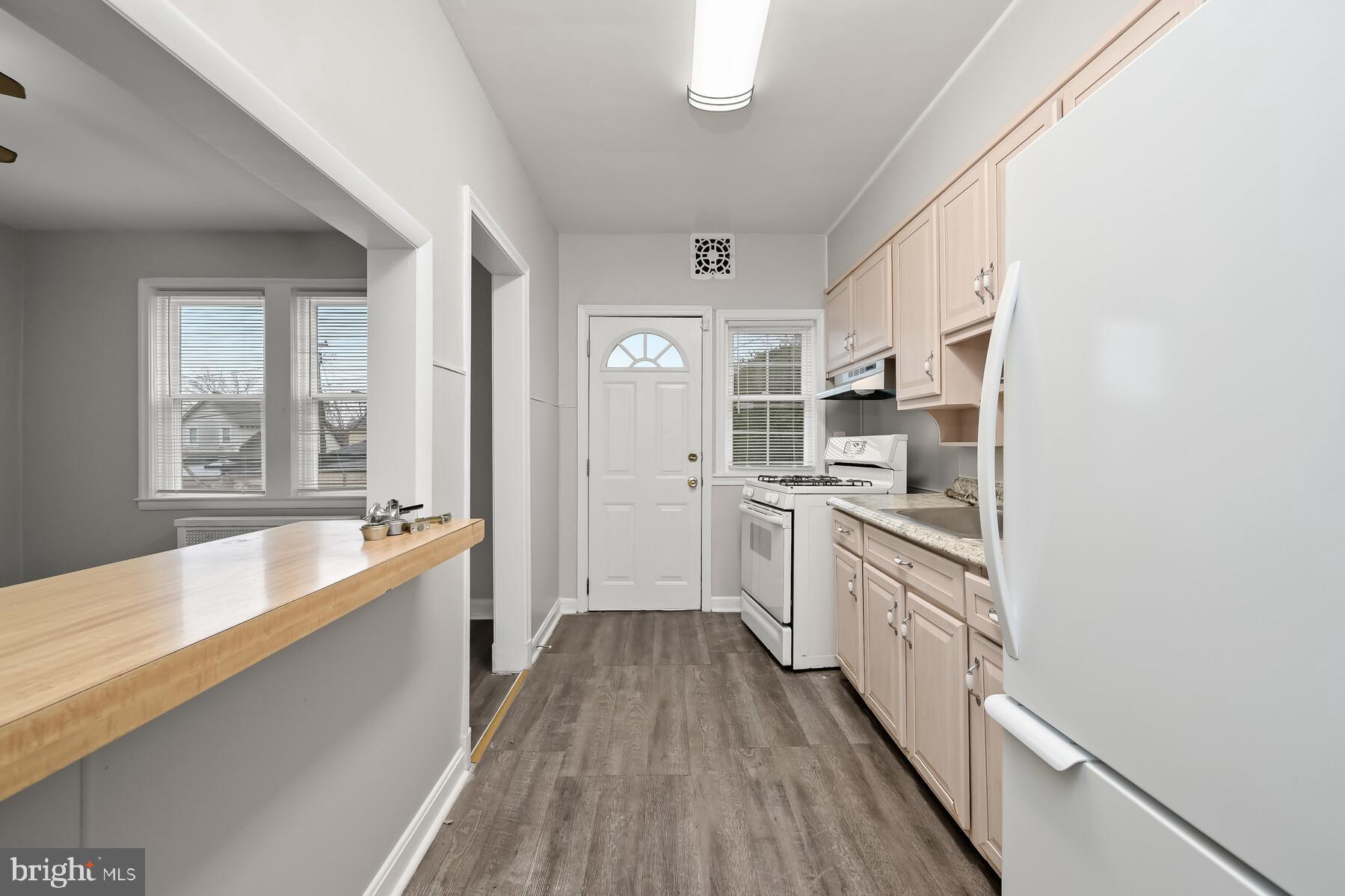 730 Braeside Road Baltimore, MD 21229 - Photo 8 of 22