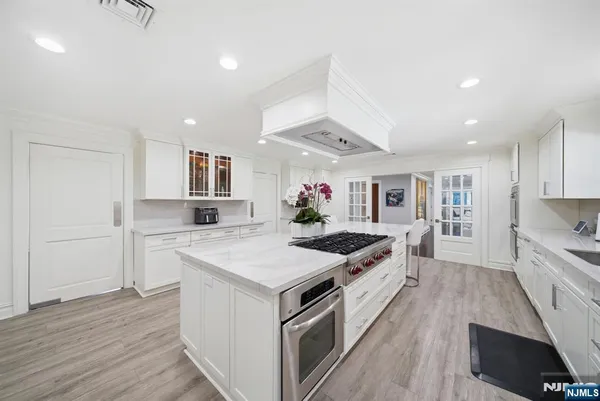 $3,300,000 | 257 Truman Drive, Cresskill, NJ 07626