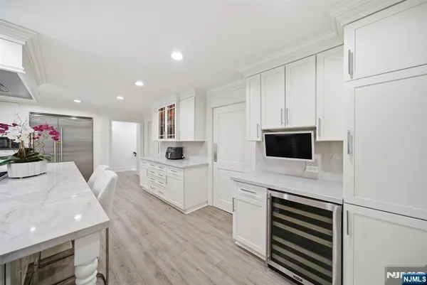 $3,300,000 | 257 Truman Drive, Cresskill, NJ 07626