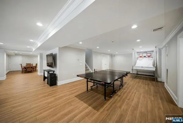 $3,300,000 | 257 Truman Drive, Cresskill, NJ 07626