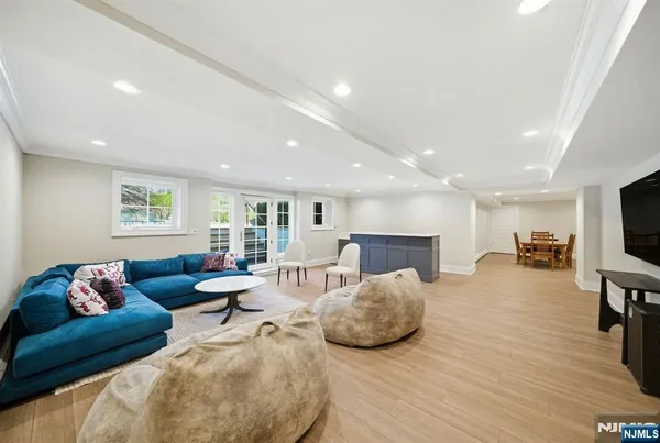 $3,300,000 | 257 Truman Drive, Cresskill, NJ 07626
