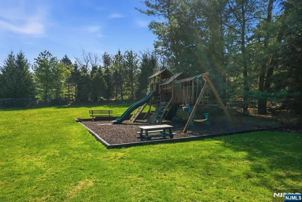 $3,300,000 | 257 Truman Drive, Cresskill, NJ 07626