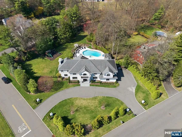 $3,300,000 | 257 Truman Drive, Cresskill, NJ 07626