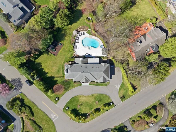 $3,300,000 | 257 Truman Drive, Cresskill, NJ 07626
