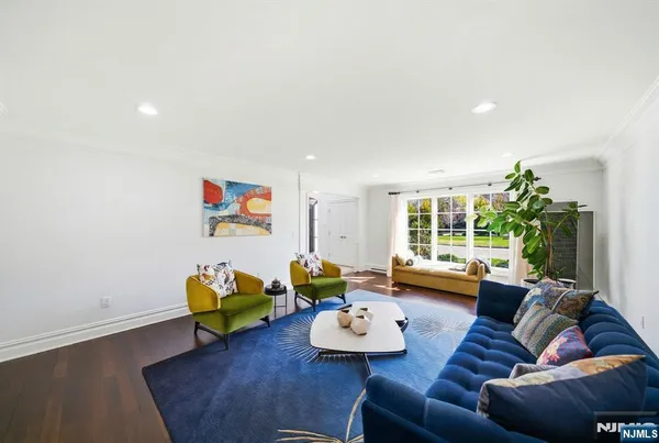 $3,300,000 | 257 Truman Drive, Cresskill, NJ 07626