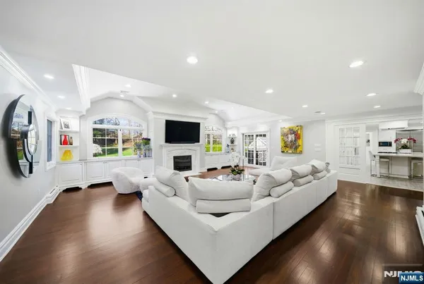 $3,300,000 | 257 Truman Drive, Cresskill, NJ 07626