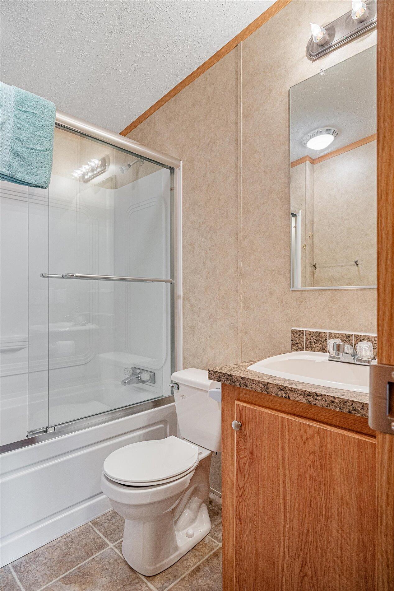 E11695 Chadwick Hollow Road Liberty, WI 54664 - Photo 19 of 56 Second Full Bathroom