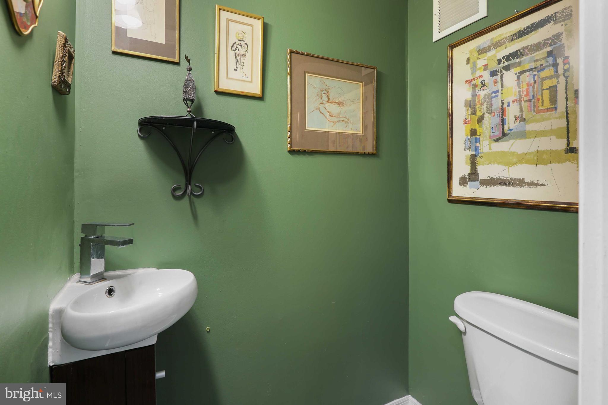 1953 Greenberry Road Baltimore, MD 21209 - Photo 5 of 46