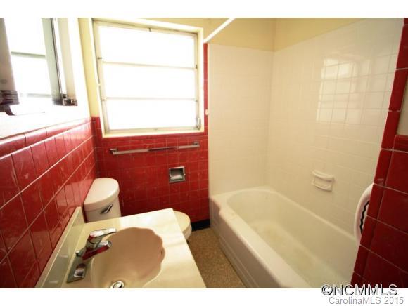 230 Mountain Page Road Saluda, NC 28773 - Photo 10 of 17 Gallery Image 10