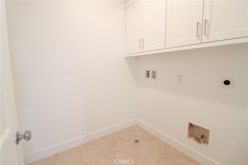 647 Gadwall Irvine, CA 92618 - Photo 17 of 29 a view of a closet