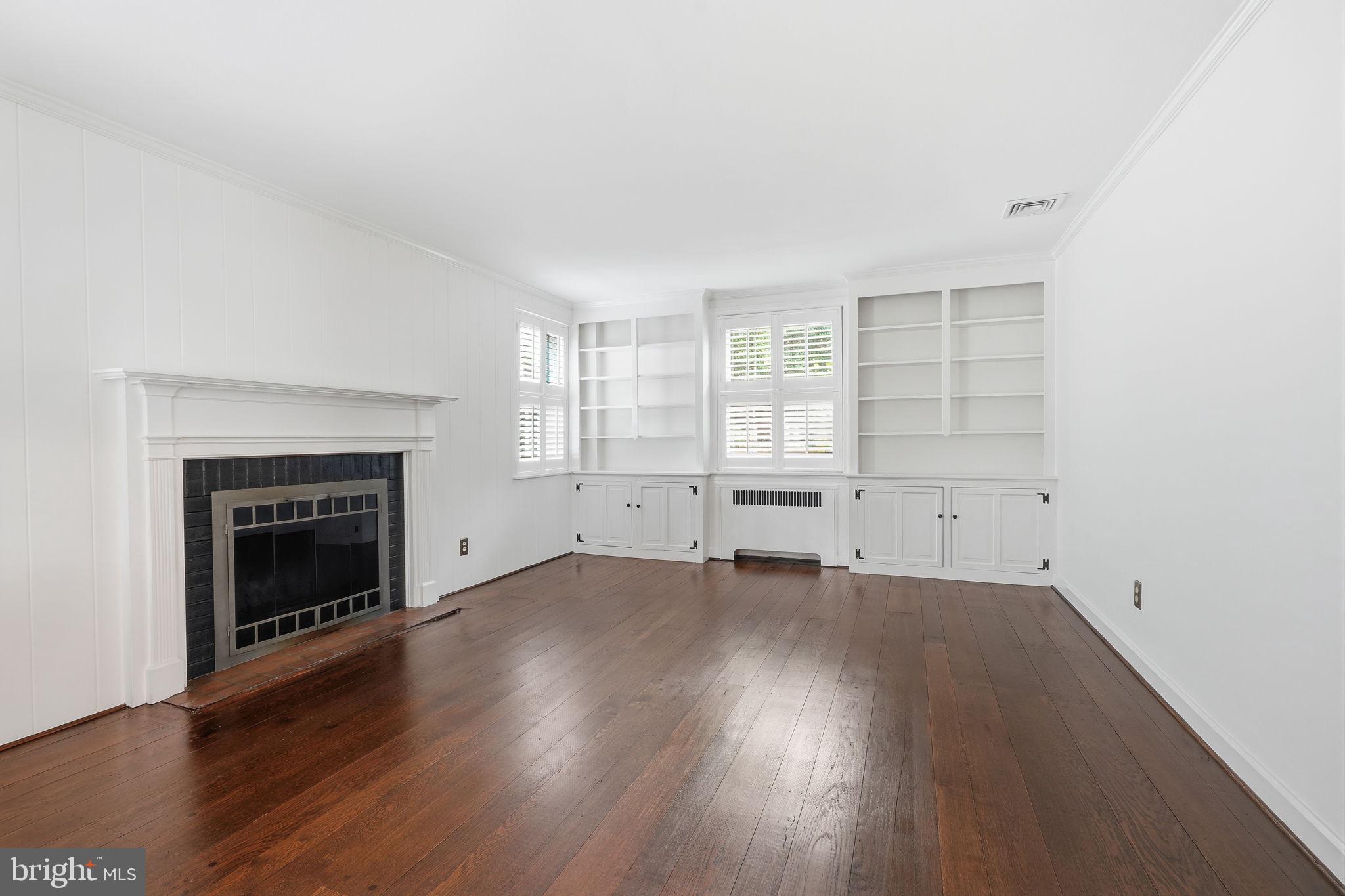 404 Old Farm Road Wyncote, PA 19095 - Photo 5 of 41 Bright and airy living space awaits.
