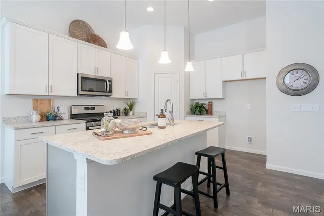 $496,976 | 3220 River Breeze Court, St. Charles, MO 63301