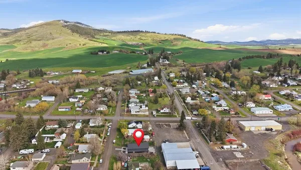 $295,000 | 424 Sheridan Street, Tekoa, WA 99033