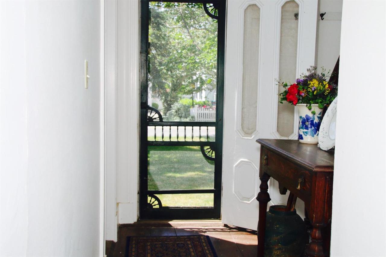 271 Stage Harbor Road Chatham, MA 02633 - Photo 6 of 20