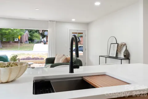 $650,000 | 3320 Winterfield Place, Charlotte, NC 28205