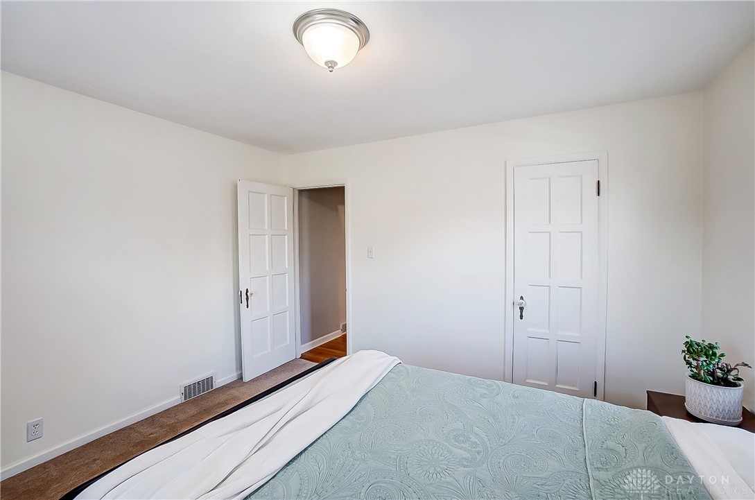 332 Lewiston Road Kettering, OH 45429 - Photo 17 of 41 Gallery Image 17