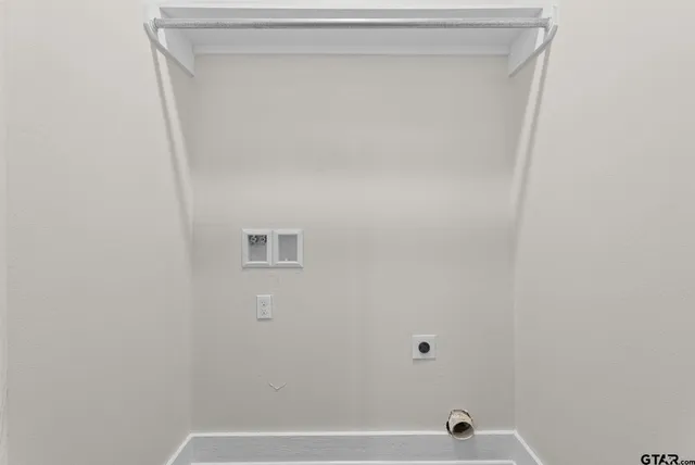 a house view with a outdoor space