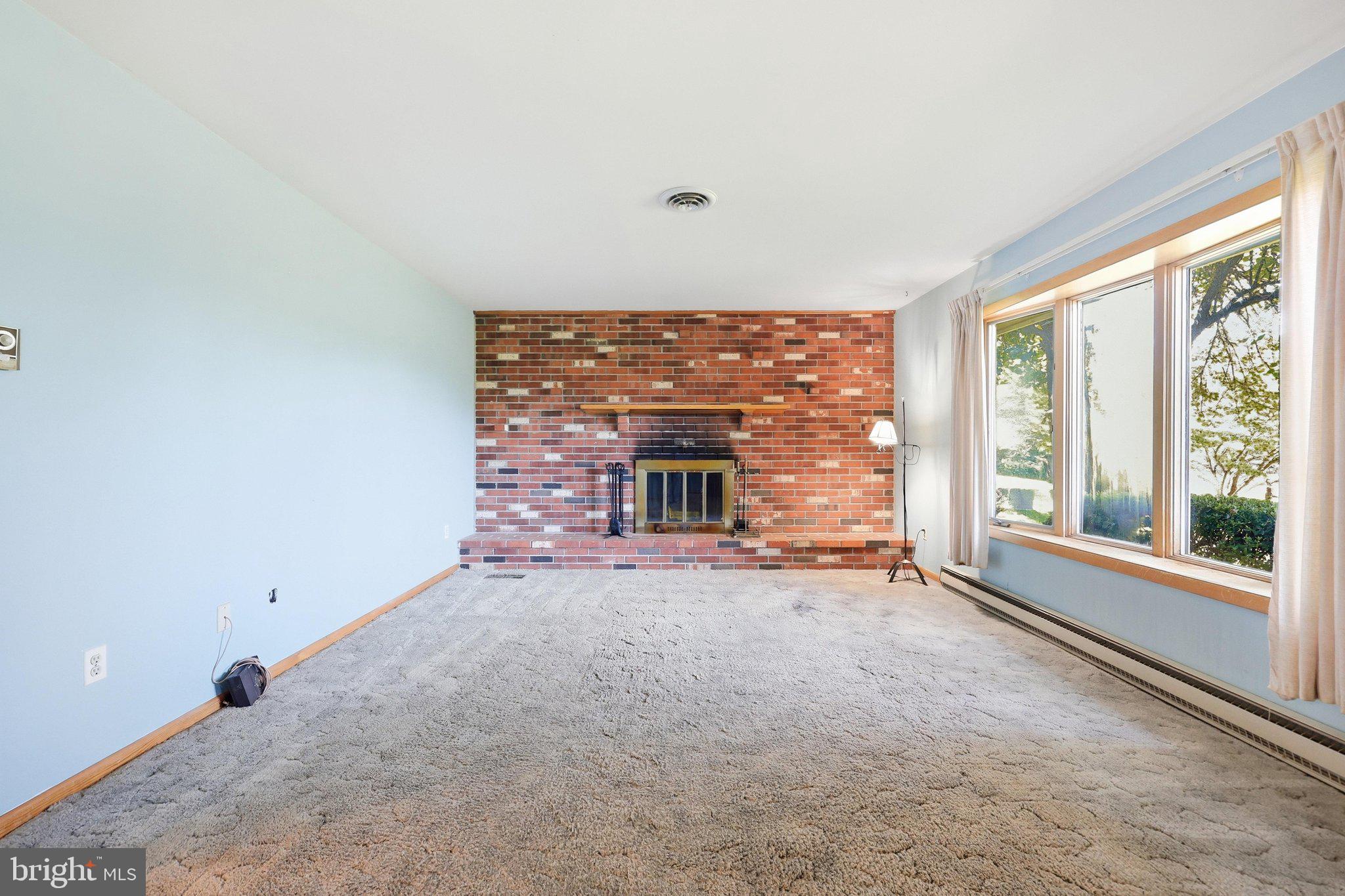 1812 West Liberty Road Westminster, MD 21157 - Photo 4 of 54 Living Room