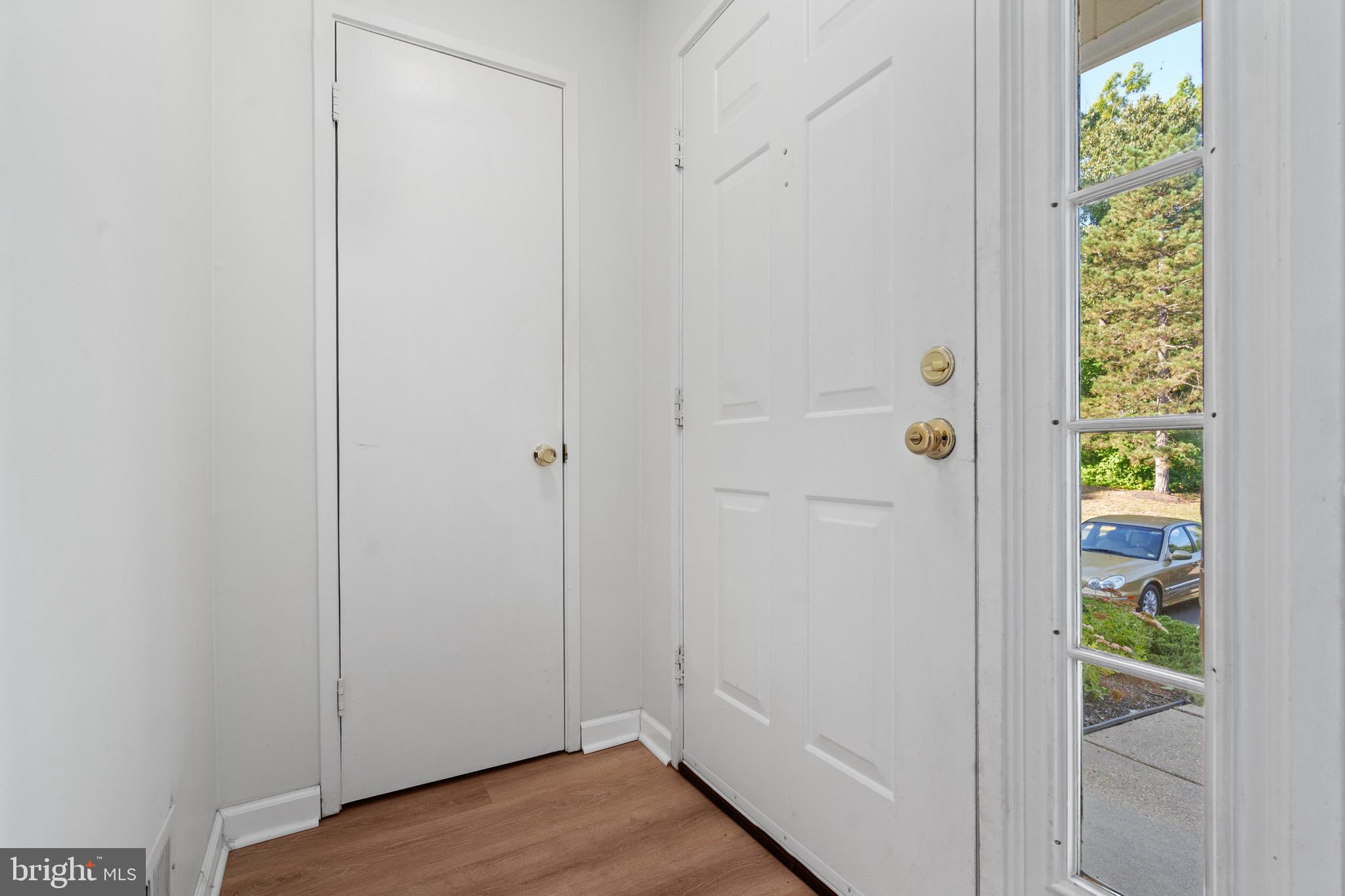 7811 Harrowgate Circle, Unit 6 Springfield, VA 22152 - Photo 3 of 28