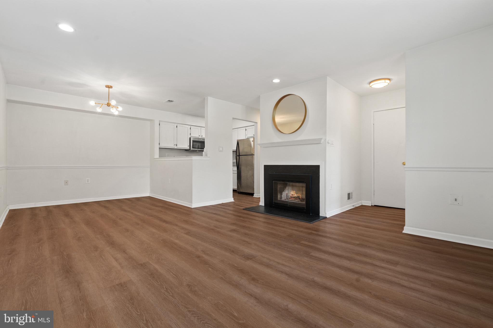 7811 Harrowgate Circle, Unit 6 Springfield, VA 22152 - Photo 5 of 28