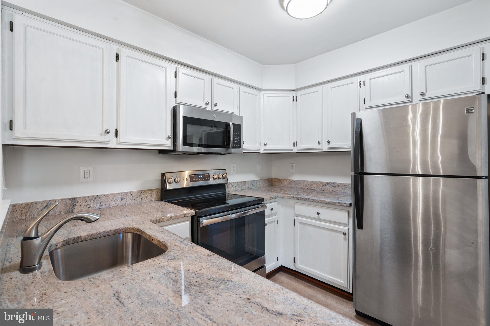 7811 Harrowgate Circle, Unit 6 Springfield, VA 22152 - Photo 7 of 28