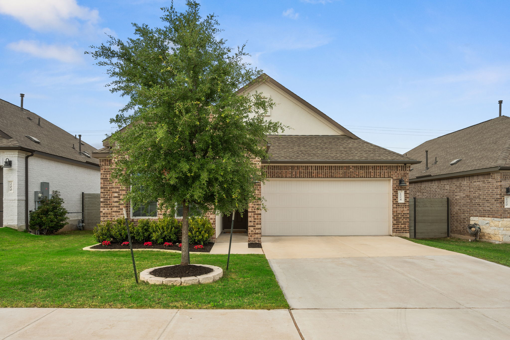 124 Double Mountain Road Georgetown, TX 78628 - Photo 2 of 40