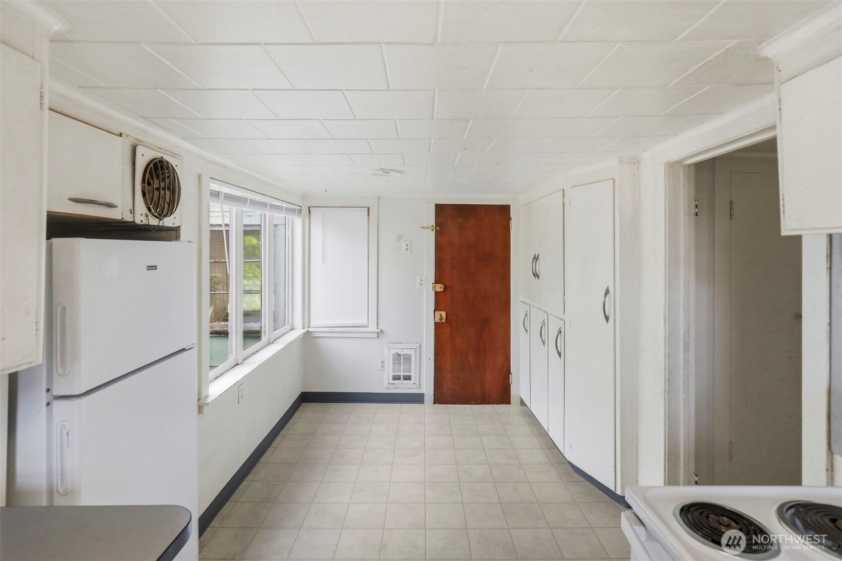 1817 34th Street Everett, WA 98201 - Photo 5 of 19 a view of an empty room with a window