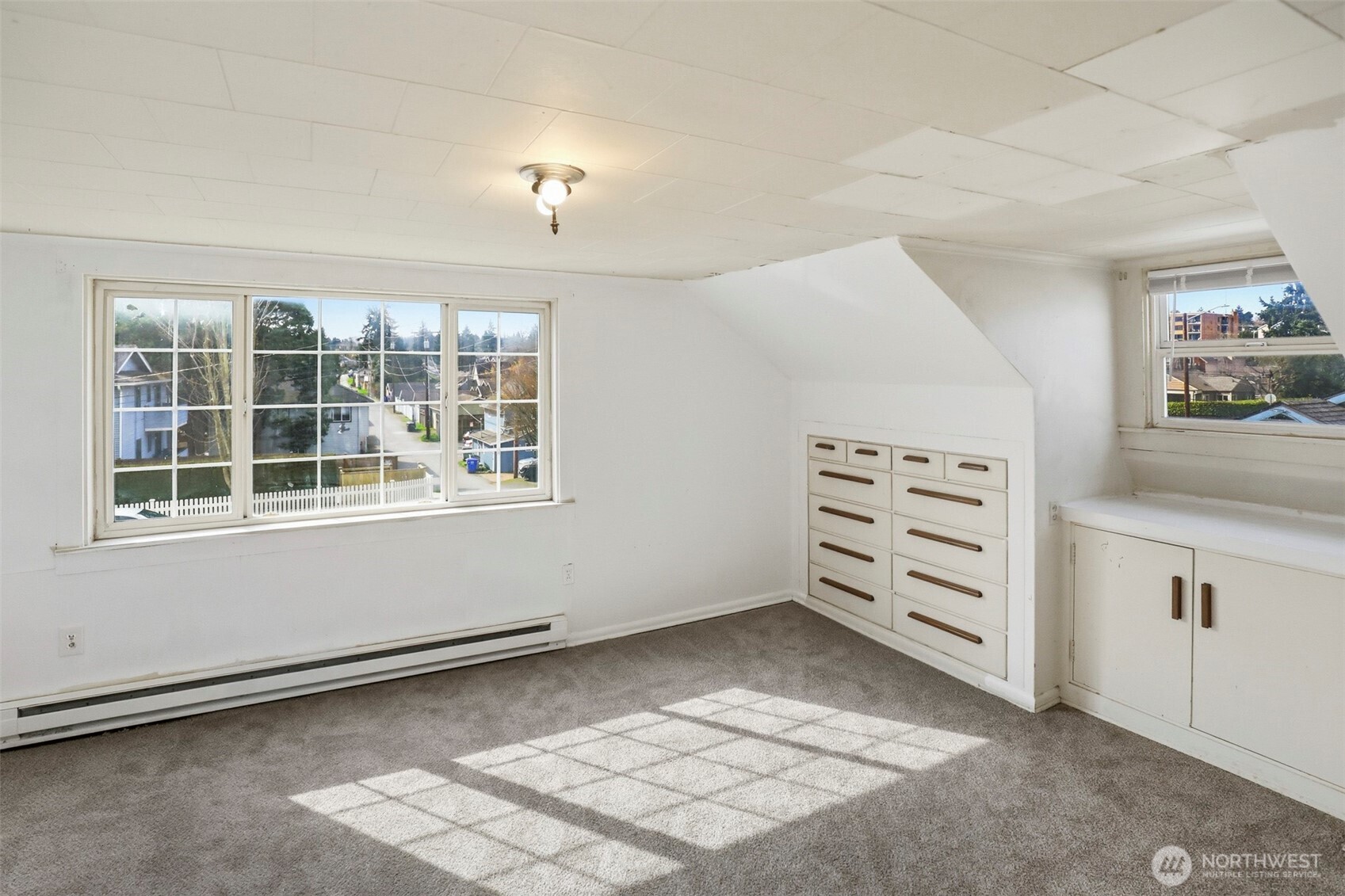 1817 34th Street Everett, WA 98201 - Photo 10 of 19 a view of kitchen with windows