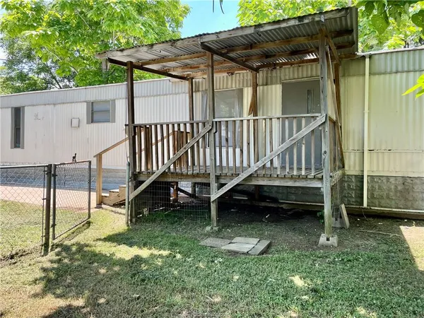 $1,250 | 806 North Oneal Street, Caldwell, TX 77836