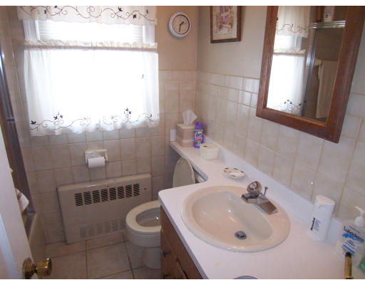 94 Howie Road Braintree, MA 02184 - Photo 5 of 7 Gallery Image 5
