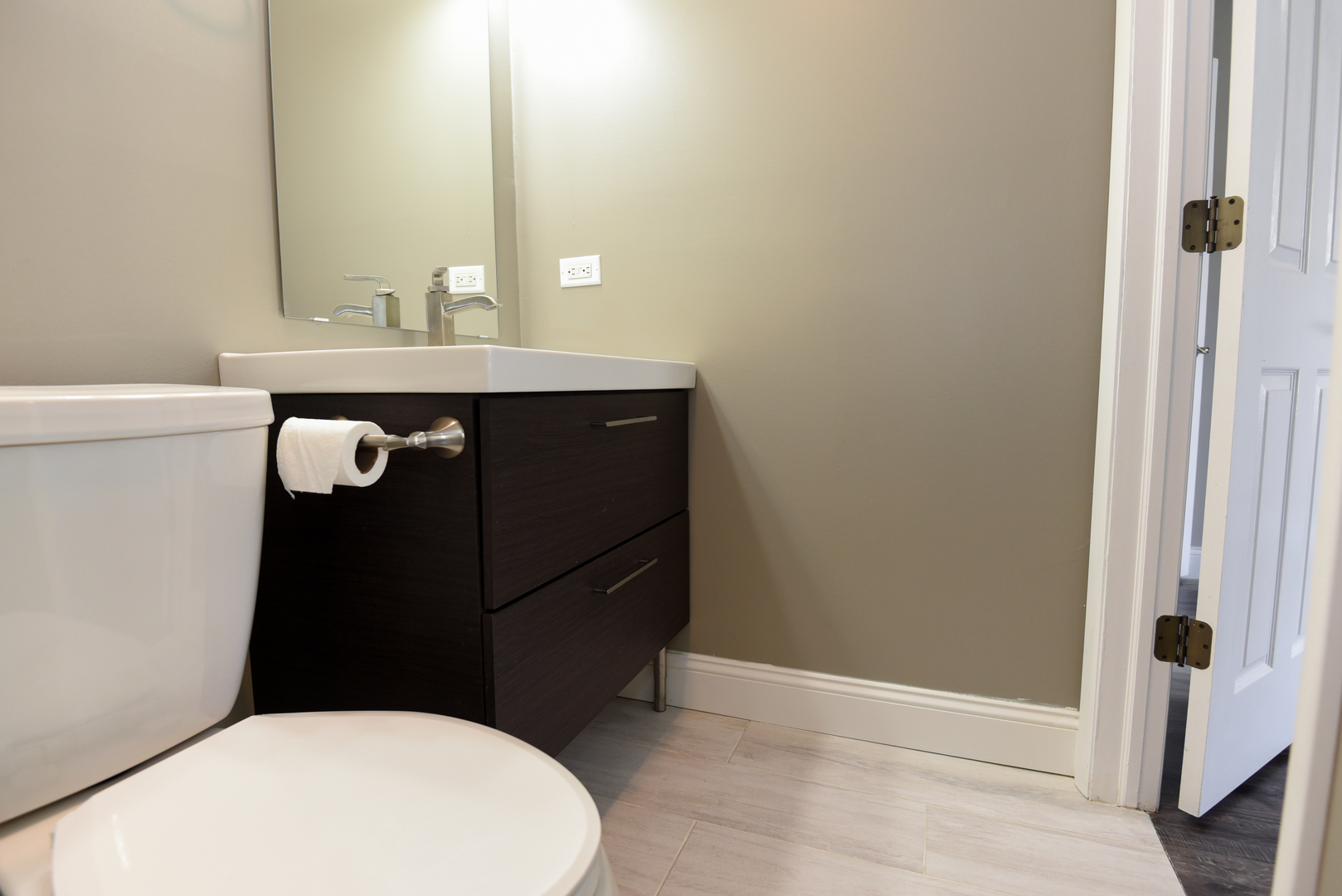 1115 Scanlon Drive, Unit B1 Wheeling, IL 60090 - Photo 7 of 12 a bathroom with a toilet