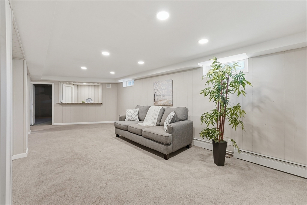 109 Bretton Road Springfield, MA 01119 - Photo 21 of 42