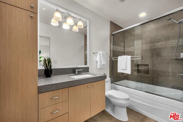 $988,000 | 1315 Stanford Street, Unit 3, Santa Monica, CA 90404