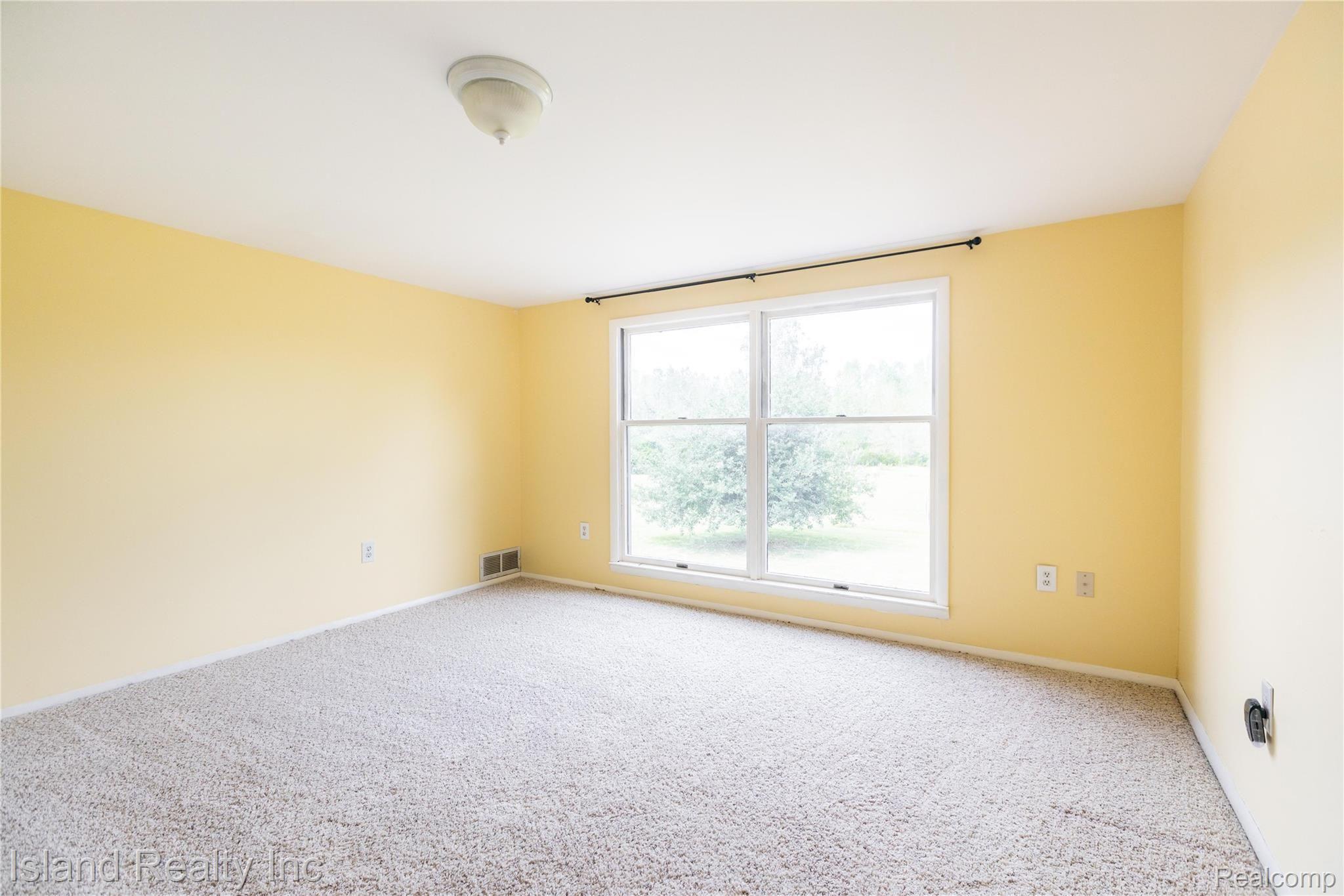 6500 Colf Road Carleton, MI 48117 - Photo 12 of 33 6500 Colf, Carleton (15 of 42).jpg
