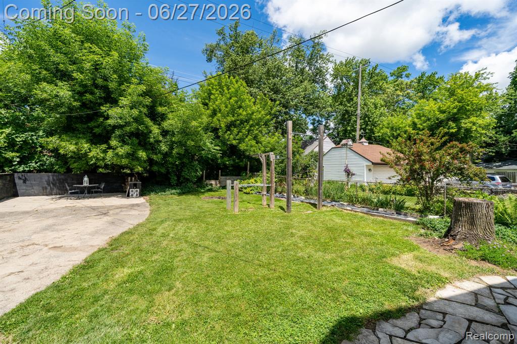 39 Mohawk Road Pontiac, MI 48341 - Photo 27 of 32
