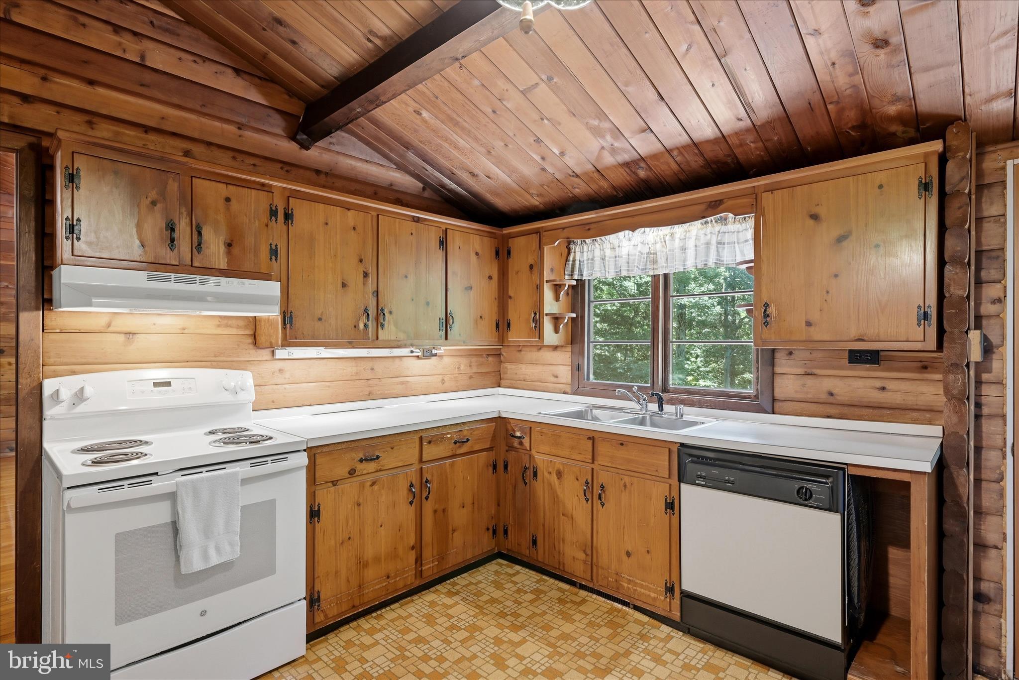 198 Spruce Road Front Royal, VA 22630 - Photo 31 of 59 Kitchen