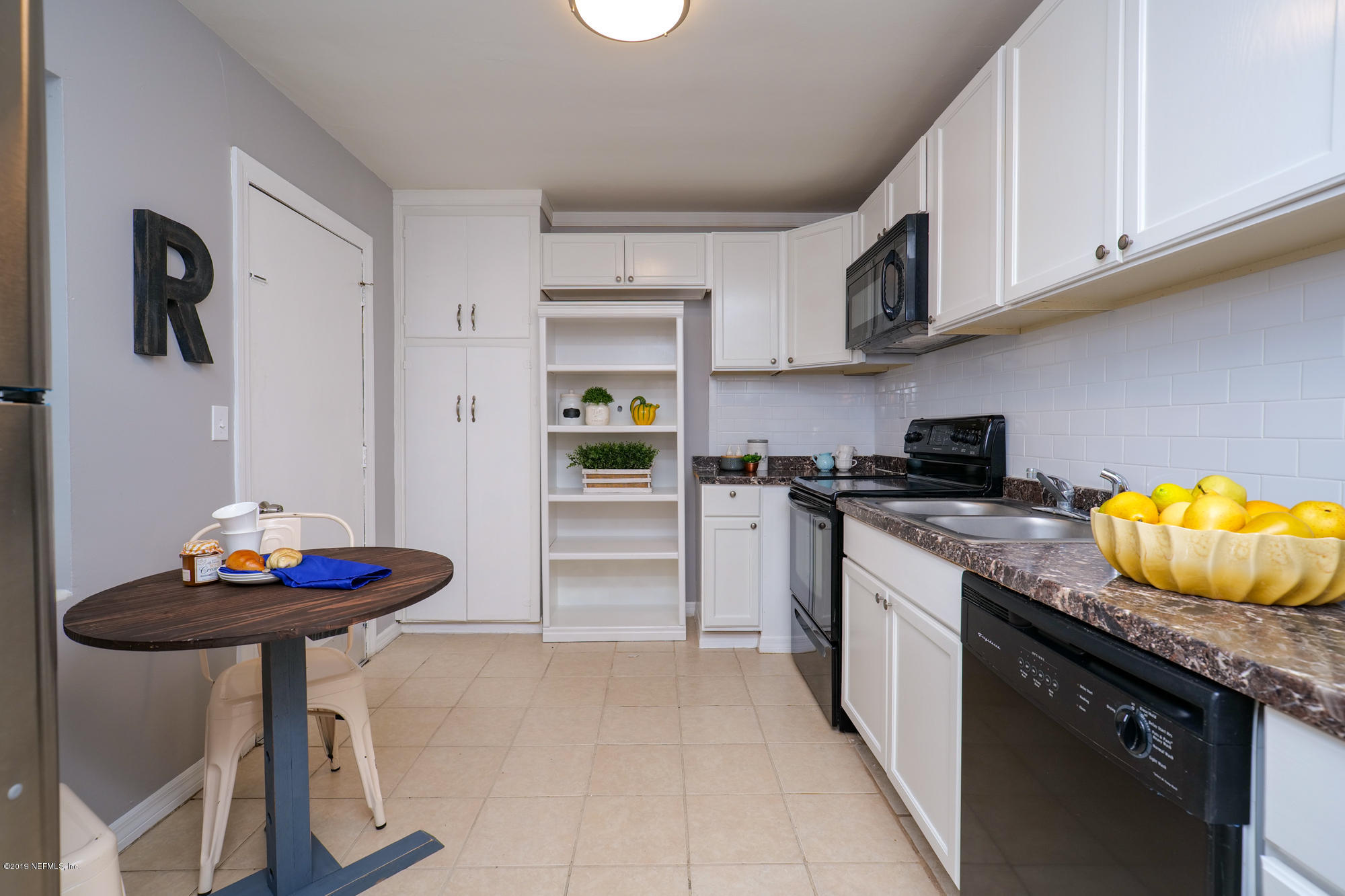 942 Wren Road Jacksonville, FL 32216 - Photo 10 of 30 10 kitchen